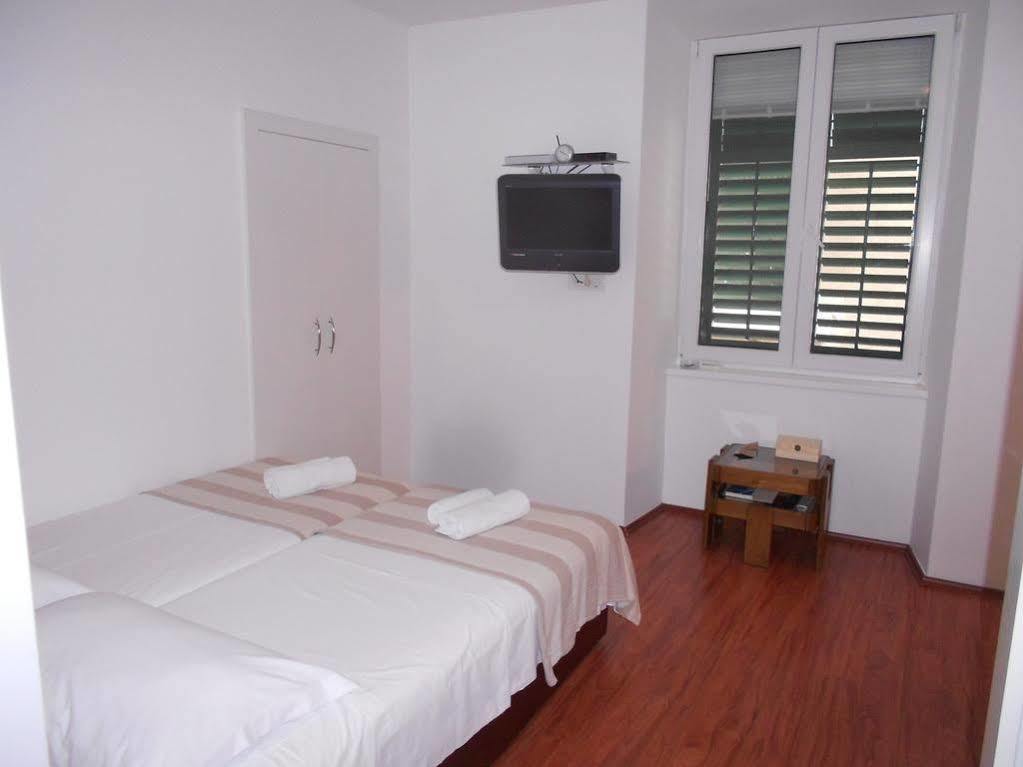Studio Apartment Mila Split Exterior photo
